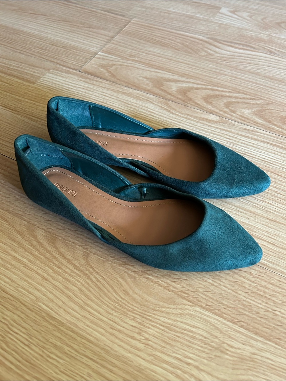 Forever 21 Green Suede Pointed Flats Size 7